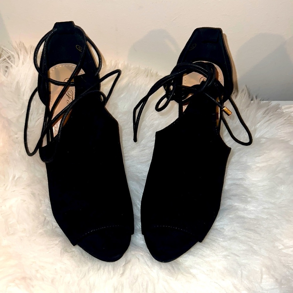 Black Women peep toe tie lace Heels